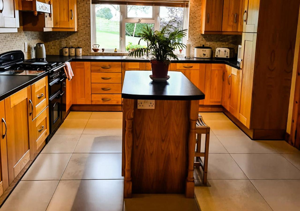 Moat Holiday Rental Lisnaskea Kültér fotó