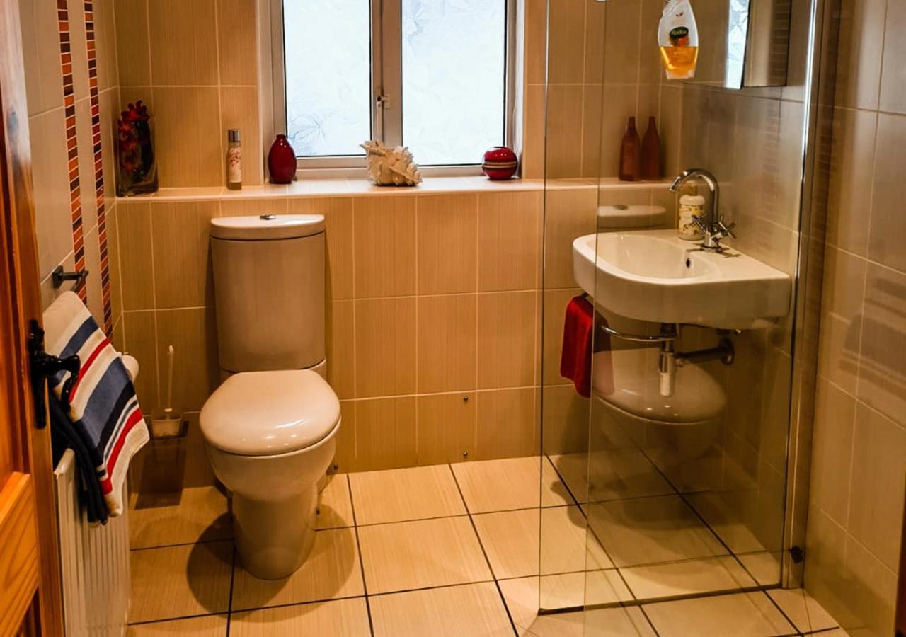Moat Holiday Rental Lisnaskea Kültér fotó
